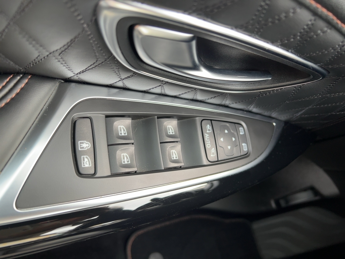 2.0 dCi 190 Initiale Paris 15